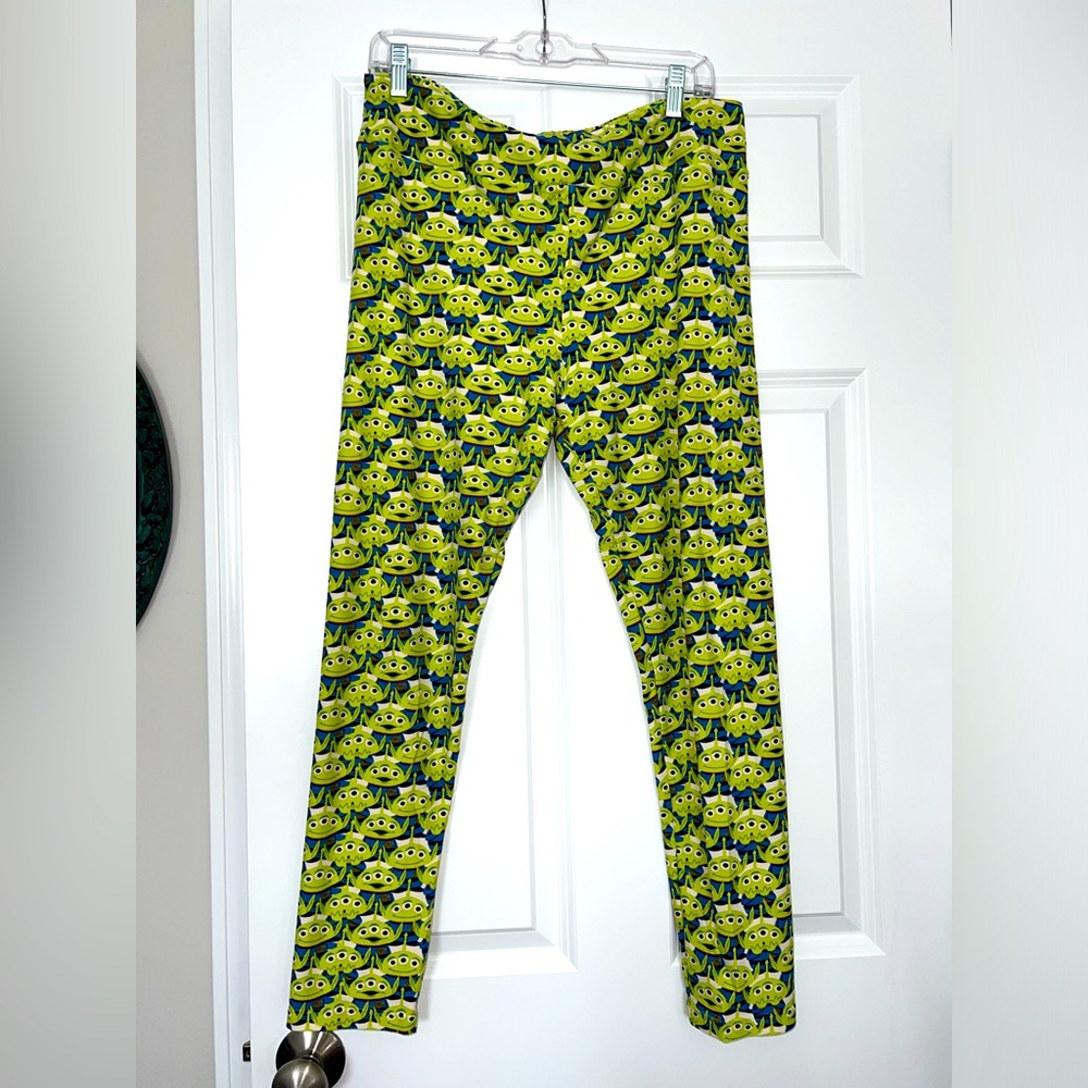 LuLaRoe butter soft leggings Disney Collection size T&C XL XXL Green Aliens
